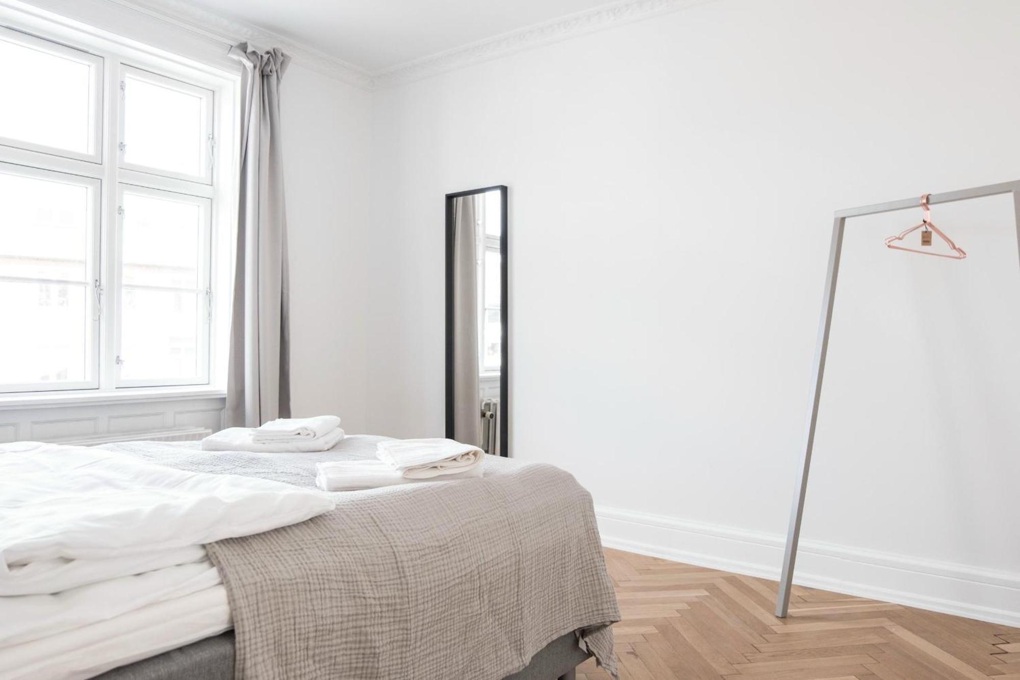 Apartment Beautiful 2-bed With Large Balcony